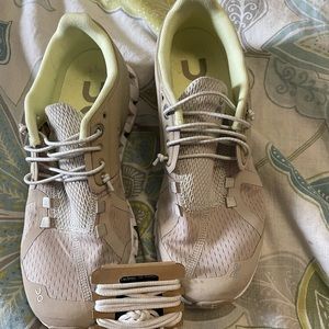 On Running Cloud shoes